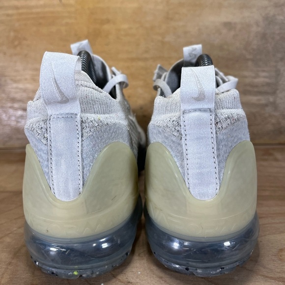 Nike Air VaporMax 2021 Flyknit Womens Size 10 Running Shoes Sneakers White - Picture 5 of 10